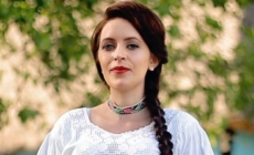Andreia Ștef creează versuri și melodii originale pentru artiști: „Pentru mine, muzica și poezia nu sunt lucruri separate, ci două forme ale aceleiași inimi care bate în ritmuri diferite”