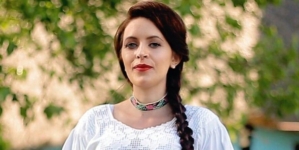 Andreia Ștef creează versuri și melodii originale pentru artiști: „Pentru mine, muzica și poezia nu sunt lucruri separate, ci două forme ale aceleiași inimi care bate în ritmuri diferite”