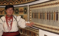 Povestea „Covorului fermecat” al Victoriei Berbecar din colecția Muzeului Județean de Etnografie și Artă Populară Maramureș