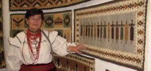 Povestea „Covorului fermecat” al Victoriei Berbecar din colecția Muzeului Județean de Etnografie și Artă Populară Maramureș