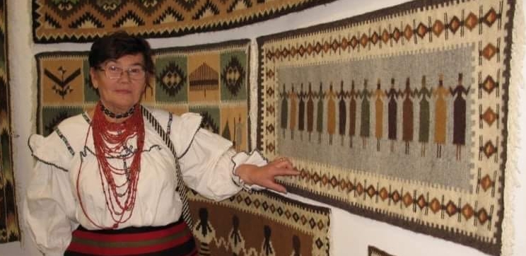 Povestea „Covorului fermecat” al Victoriei Berbecar din colecția Muzeului Județean de Etnografie și Artă Populară Maramureș