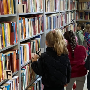 Un loc al cărților, al oamenilor și al sufletului: Biblioteca Orășenească Borșa împlinește 70 de ani