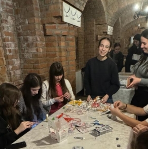 ASCOR Baia Mare organizează tradiționalul atelier caritabil de mărțișoare