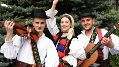 Breb se pregătește de sărbătoare: Jocul Satului adună feciorii și fetele la Căminul Cultural