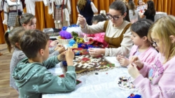 „Șezătoare în Postu’ Mare” la Târgu Lăpuș: Atelier de meșteșugit pentru copii și tineri