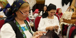 Coașul păstrează tradiția: Se organizează șezătoare pe 14 februarie