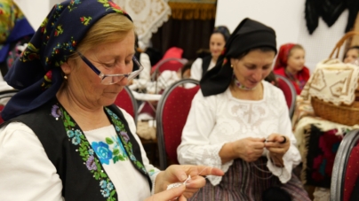 Coașul păstrează tradiția: Se organizează șezătoare pe 14 februarie