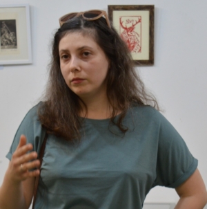 „Cutia cu ecouri”: Artista Postumia Rus expune la Galeria de Artă UAP Baia Mare lucrări de gravură mică și ex libris