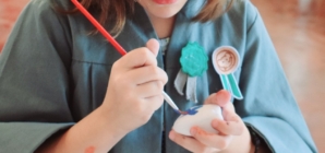 Solidaritate prin artă la Târgu Lăpuș: Ateliere caritabile de confecționat mărțișoare pentru sprijinirea unui copil cu sindrom Down