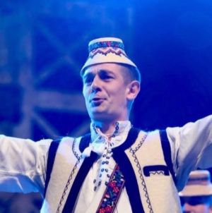 Curs de dans popular pentru copiii și tinerii din comuna Dumbrăvița