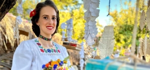 Artista Gabriela Ardusătan împlinește azi o frumoasă vârstă