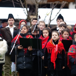 Pricesne și emoție la Inău: Concert de suflet organizat în 8 martie