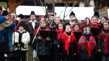 Pricesne și emoție la Inău: Concert de suflet organizat în 8 martie