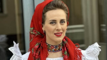 Artista Oana Font își serbează ziua de naștere