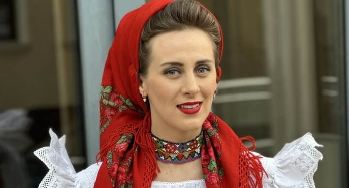 Artista Oana Font își serbează ziua de naștere