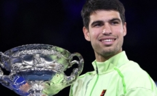 Carlos Alcaraz îl învinge pe Novak Djokovic și câștigă primul titlu la Australian Open