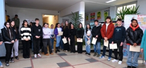 Elevii Colegiului Economic „Nicolae Titulescu”, premiați la concursul de afișe cu „Acordarea primului ajutor în caz de accidente”