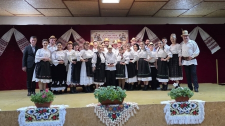 Ansamblul folcloric „Cununa Săsarului”, sărbătorit la aniversarea majoratului