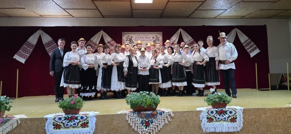 Ansamblul folcloric „Cununa Săsarului”, sărbătorit la aniversarea majoratului