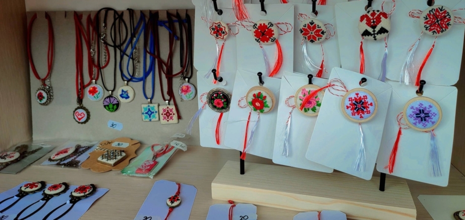 Suveniruri cu suflet, disponibile la Muzeul Satului din Baia Mare