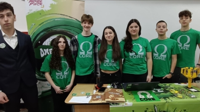 Echipa „Omega Core” de la Colegiul „Gheorghe Șincai” Baia Mare, locul I la categoria Designul Robotului din cadrul First Lego League