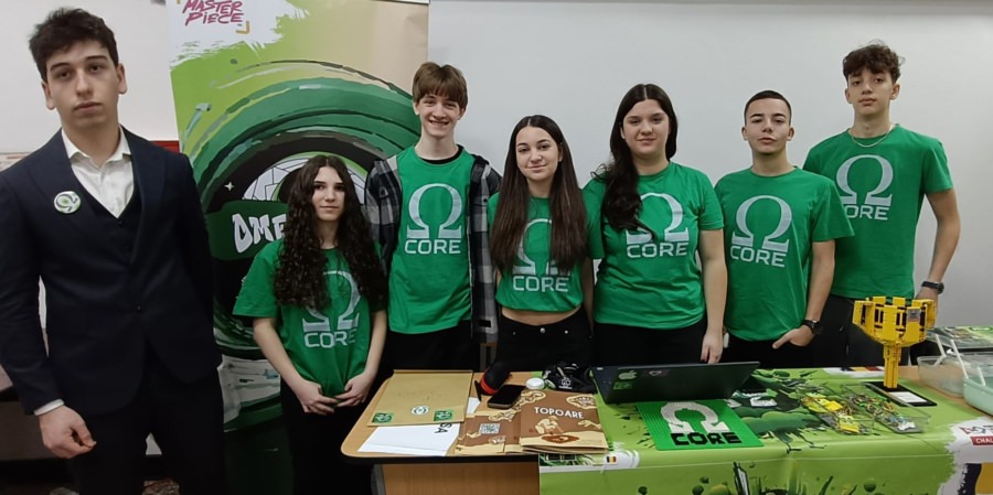 Echipa „Omega Core” de la Colegiul „Gheorghe Șincai” Baia Mare, locul I la categoria Designul Robotului din cadrul First Lego League