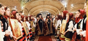 Duminica Ortodoxiei: Procesiune cu icoane în jurul Catedralei Episcopale „Sfânta Treime” din Baia Mare