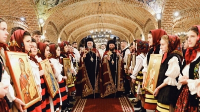 Duminica Ortodoxiei: Procesiune cu icoane în jurul Catedralei Episcopale „Sfânta Treime” din Baia Mare