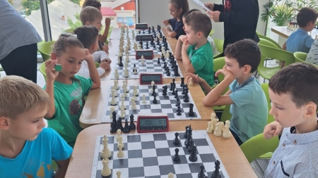 Copiii sunt invitați să se înscrie la concursul de șah organizat de Clubul Strategic Baia Mare