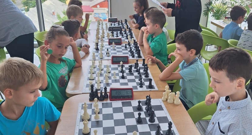Copiii sunt invitați să se înscrie la concursul de șah organizat de Clubul Strategic Baia Mare