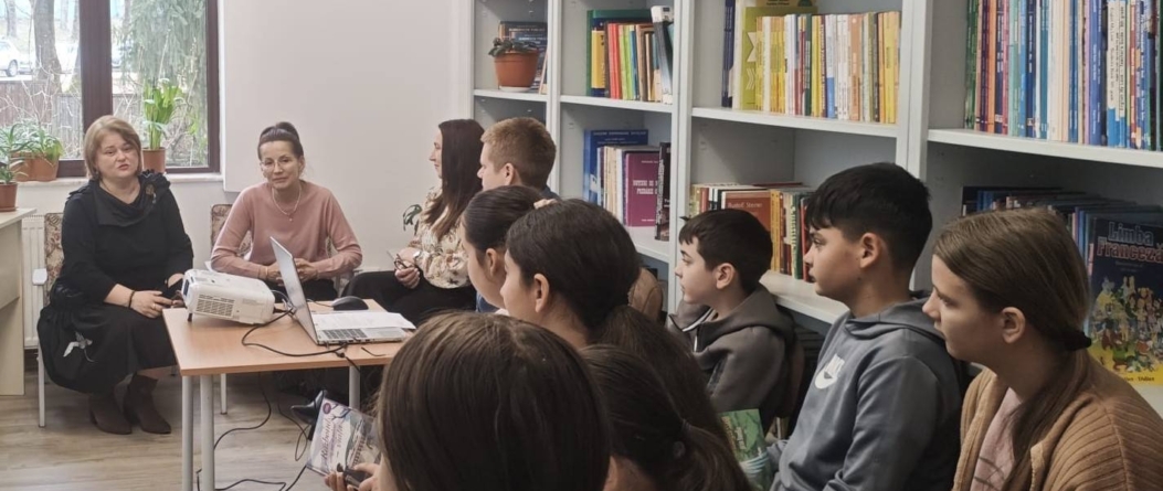 „Deschidem cărți, deschidem minți!”: Elevii din Ardusat au marcat Ziua Națională a Lecturii la Casa Corpului Didactic Maramureș