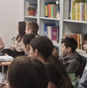 „Deschidem cărți, deschidem minți!”: Elevii din Ardusat au marcat Ziua Națională a Lecturii la Casa Corpului Didactic Maramureș