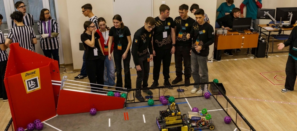 Pasiune pentru robotică: Tech-X, echipa Colegiului „Dragoș Vodă” Sighetu Marmației, rezultate foarte bune la Maramu’ Division Festival
