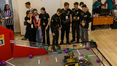 Pasiune pentru robotică: Tech-X, echipa Colegiului „Dragoș Vodă” Sighetu Marmației, rezultate foarte bune la Maramu’ Division Festival
