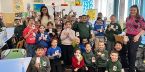 Caravana Atelierelor a adus primăvara în clasele I de la Școala Gimnazială „Dr. V. Babeș” Baia Mare, prin atelierul „Mărțișor meșteșugit”