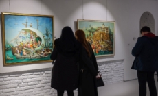 Universul fascinant al artistului Eugeniu Barău, dezvăluit la Colonia Pictorilor Baia Mare prin expoziția „VINO și VEZI”