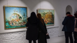 Universul fascinant al artistului Eugeniu Barău, dezvăluit la Colonia Pictorilor Baia Mare prin expoziția „VINO și VEZI”
