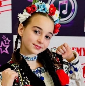 Carla Pop, o mică stea a folclorului maramureșean cu un palmares frumos de premii