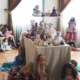 O incursiune în universul copilăriei: La Centrul Cultural Pastoral din Sighetu Marmației puteți admira o expoziție deosebită de păpuși