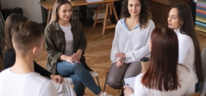 Crucea Roșie Română- Filiala Maramureș organizează sesiuni gratuite de suport emoțional în grup pentru adolescenți