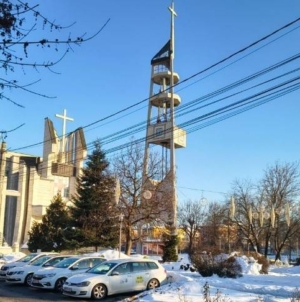 Restricții temporare de circulație și parcare în zona bisericii „Sfânta Cruce” din Baia Mare