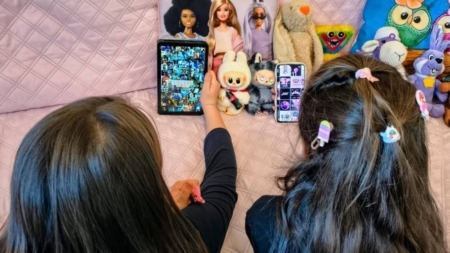 Tragedie care îngheață sângele: trei surori s-au sinucis după ce au fost atrase într-un joc online