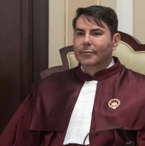 Toate indiciile arată că CCR va amâna din nou votul pentru pensiile speciale