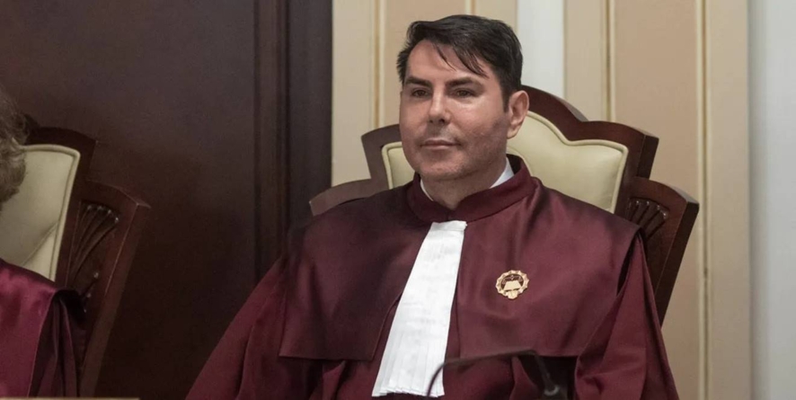 Toate indiciile arată că CCR va amâna din nou votul pentru pensiile speciale