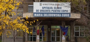 Fetiță de 4 ani, adusă inconștientă la spital. Mama vorbește de un accident, procurorii suspectează o tentativă de crimă