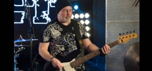 Basistul băimărean Lucian Iluț pornește în turneul național Compact „Îmi amintesc de tine”