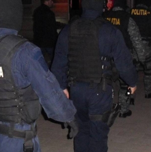 Bătăi de seară în Vălenii Lăpușului, cu nouă bărbați reținuți