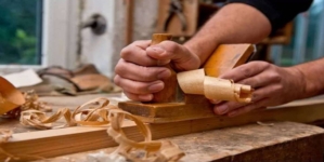 Cursuri gratuite pentru tinerii din Asuaju de Sus, calificare și bani de buzunar