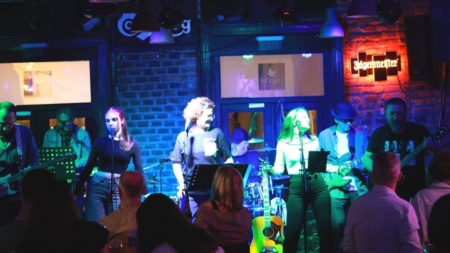 Blues autentic și energie live cu Blues Lovers, la Luna Smokehouse din Baia Sprie