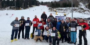 Polițiștii s-au întrecut la schi și snowboard pe Pârtia Olimpică din Borșa